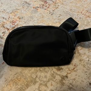 Lululemon Everywhere Belt Bag